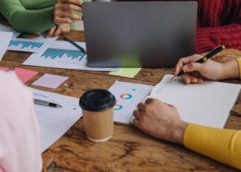 Featured image for: How to Write Case Studies That Convert Prospects into Customers (Templates Included)