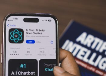 Featured image for: Comparison: Automated Chatbots vs. Live Chat for Sales Conversion Rates